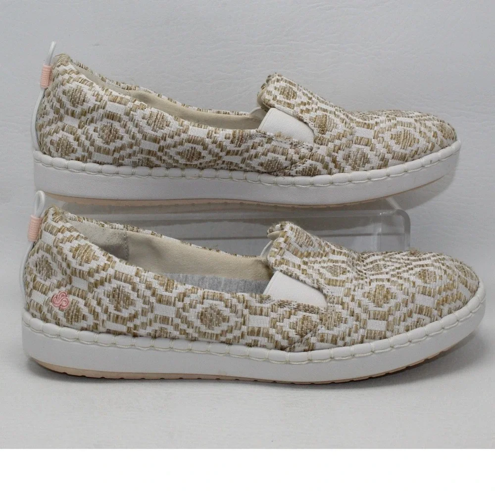 Clarks Cloudsteppers Step Glow Slip‎ On Tan White Geometric Woven Flats 6.5